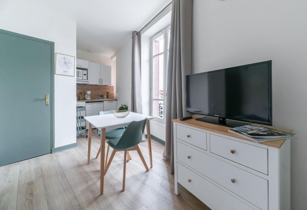 Appartement Bains Callou Situee Face Aux Thermes *